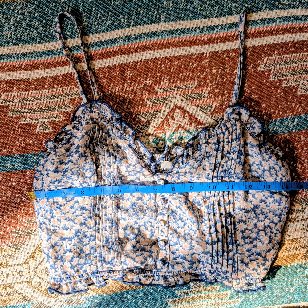 Floral Ruffle Crop Top - Picture 4 of 6